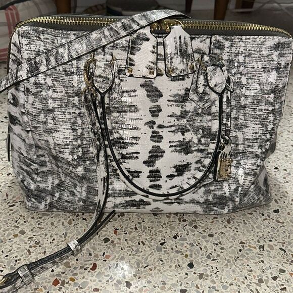 Henri Bendel white black large shoulder bag tote gold hardware leather - Picture 1 of 9